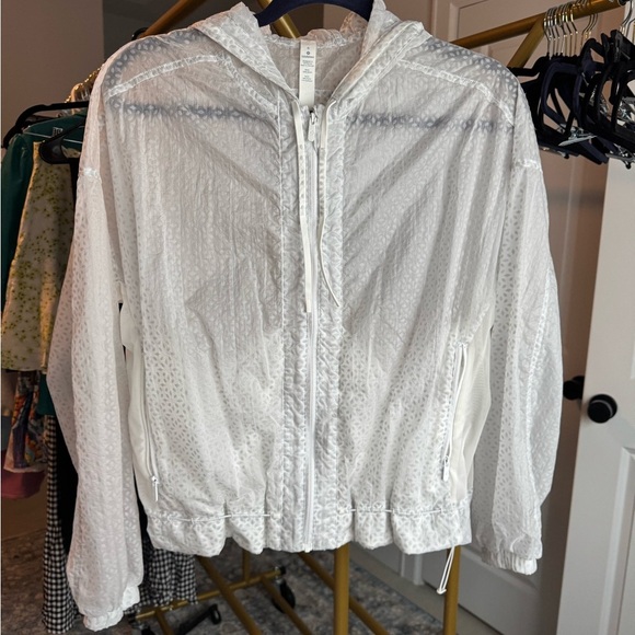 Lululemon Find Your Flock Jacket SZ 6 white drawstring Athleisure Workout - Picture 4 of 14